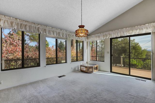 17472 Troy Ct, Grass Valley, CA 95949