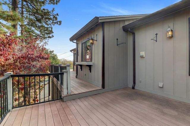 17472 Troy Ct, Grass Valley, CA 95949