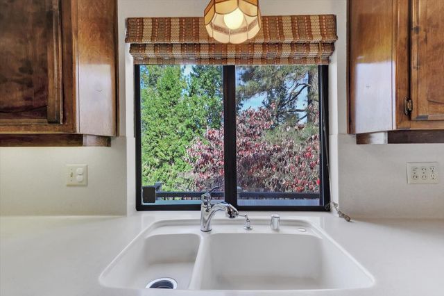 17472 Troy Ct, Grass Valley, CA 95949