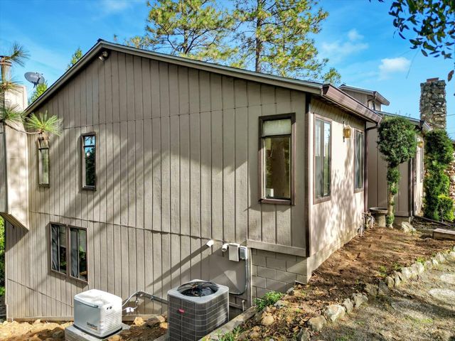 17472 Troy Ct, Grass Valley, CA 95949