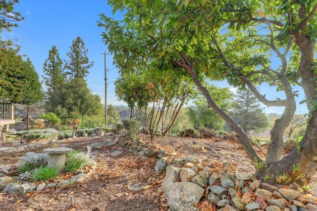 17472 Troy Ct, Grass Valley, CA 95949