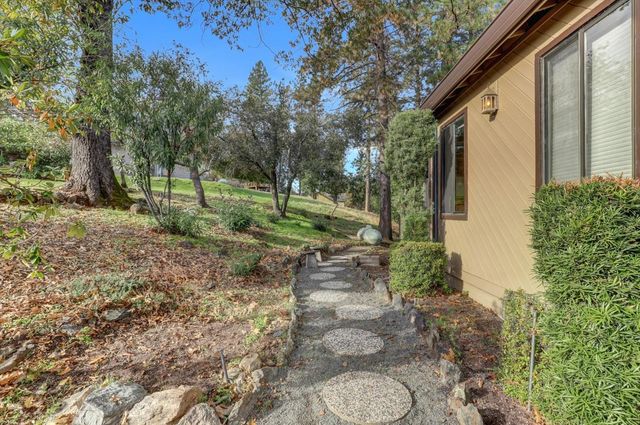 17472 Troy Ct, Grass Valley, CA 95949