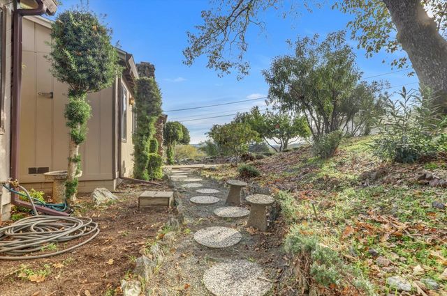 17472 Troy Ct, Grass Valley, CA 95949