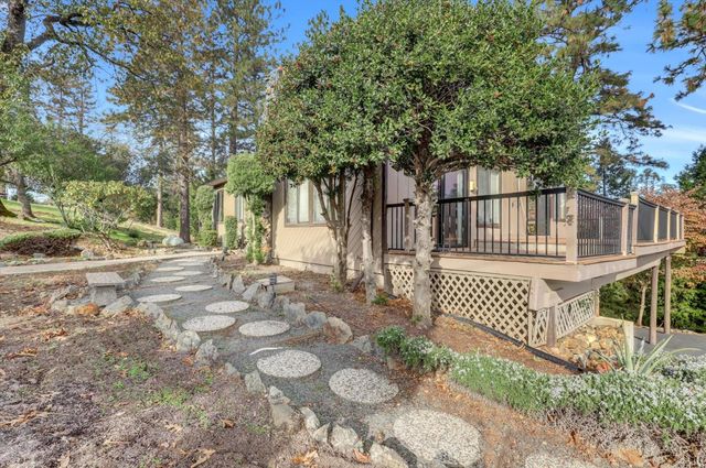 17472 Troy Ct, Grass Valley, CA 95949
