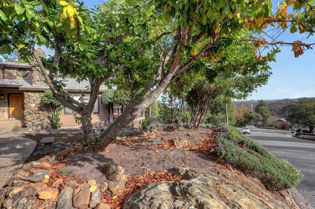 17472 Troy Ct, Grass Valley, CA 95949