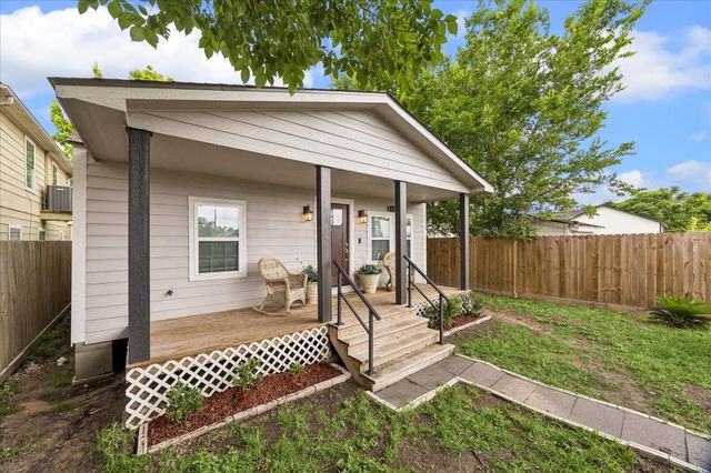 216 E 32nd Street, Houston, TX 77018
