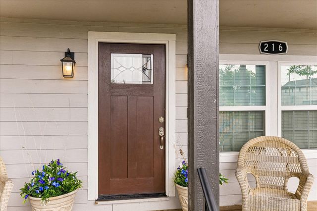 216 E 32nd Street, Houston, TX 77018