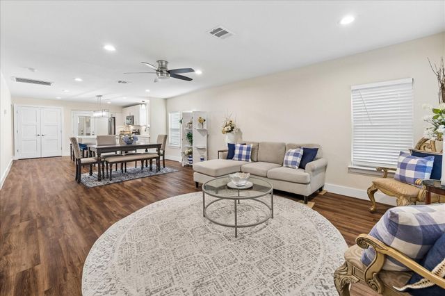216 E 32nd Street, Houston, TX 77018