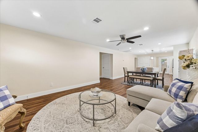 216 E 32nd Street, Houston, TX 77018