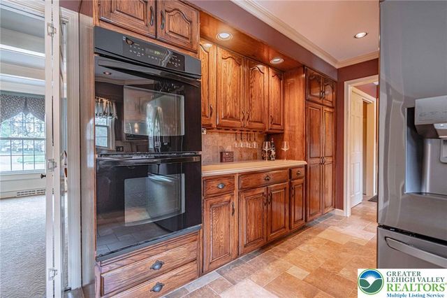 1177 Treeline Drive, Lower Macungie Twp, PA 18103