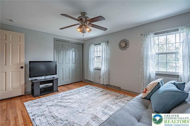 1177 Treeline Drive, Lower Macungie Twp, PA 18103