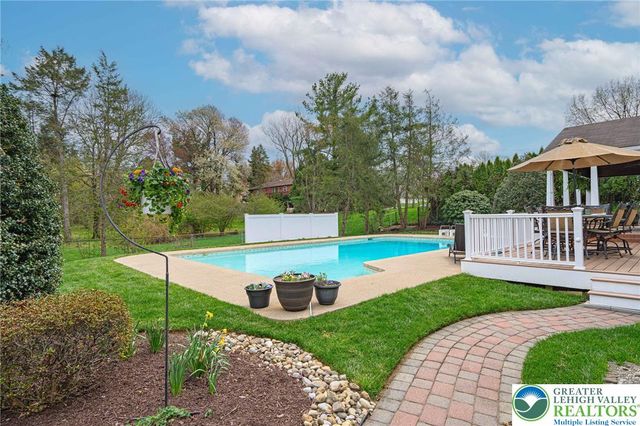 1177 Treeline Drive, Lower Macungie Twp, PA 18103