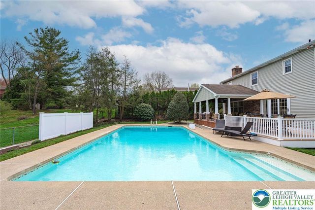 1177 Treeline Drive, Lower Macungie Twp, PA 18103