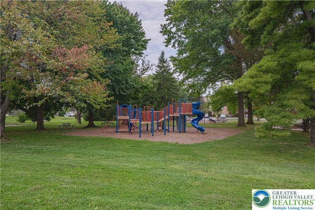 1177 Treeline Drive, Lower Macungie Twp, PA 18103