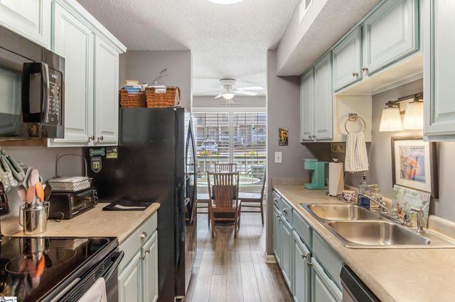 10 Bear Grass Court, Greenville, SC 29605