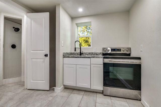 522 Griffith Avenue, Dallas, TX 75208