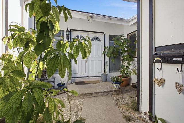 5960 Valley Hi Dr, Sacramento, CA 95823