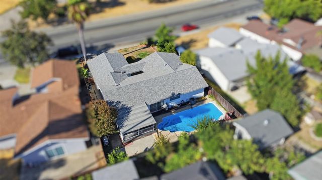 5960 Valley Hi Dr, Sacramento, CA 95823
