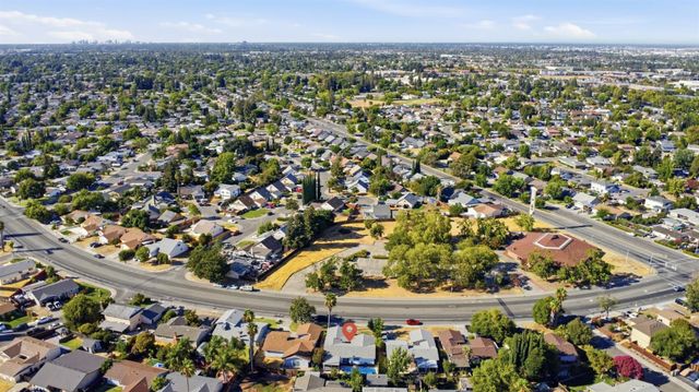 5960 Valley Hi Dr, Sacramento, CA 95823