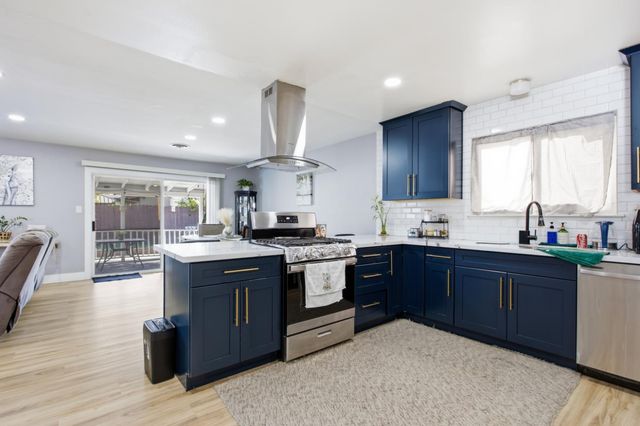 5960 Valley Hi Dr, Sacramento, CA 95823