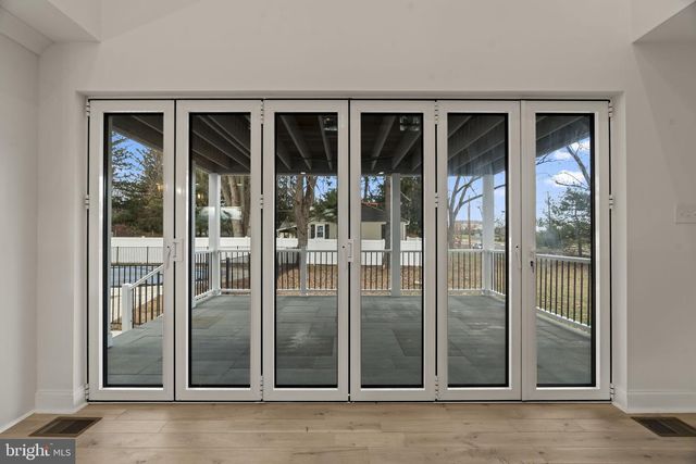 300 WITMER RD, Horsham, PA 19044