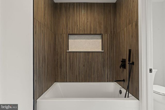 300 WITMER RD, Horsham, PA 19044