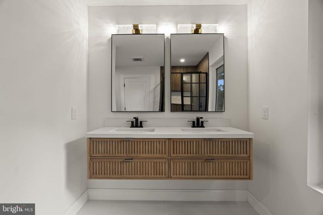 300 WITMER RD, Horsham, PA 19044