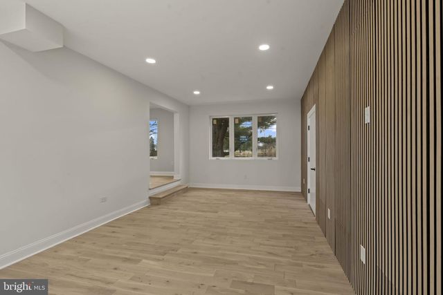 300 WITMER RD, Horsham, PA 19044