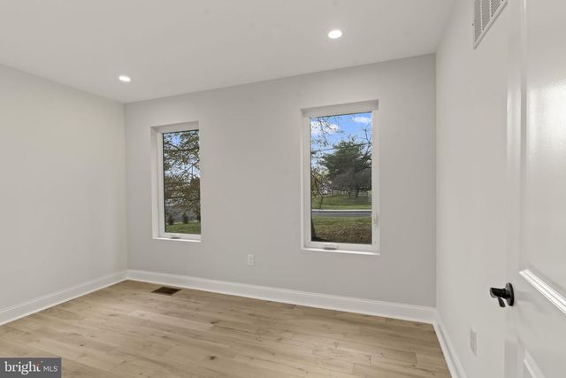 300 WITMER RD, Horsham, PA 19044