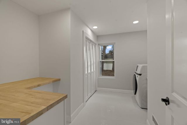 300 WITMER RD, Horsham, PA 19044