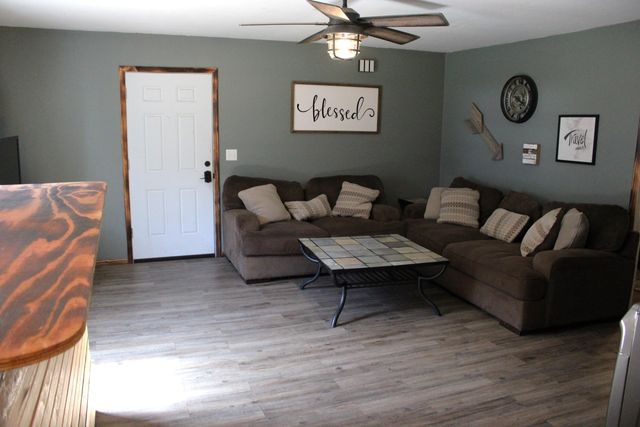 2240 Mease Drive, Reeds Spring, MO 65737