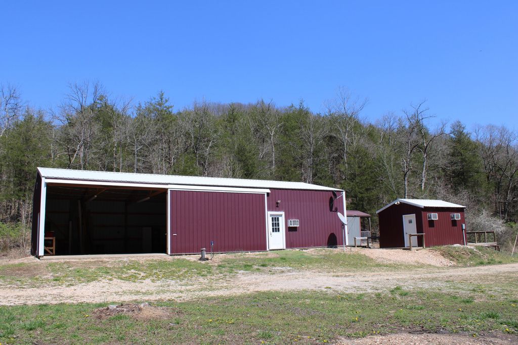 2240 Mease Drive, Reeds Spring, MO 65737