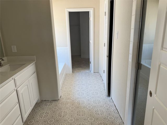 1033 Nighthawk Trail, Alvarado, TX 76009