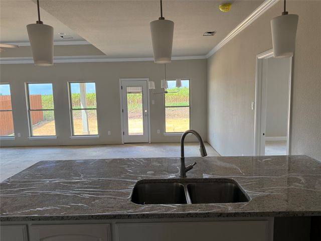 1033 Nighthawk Trail, Alvarado, TX 76009