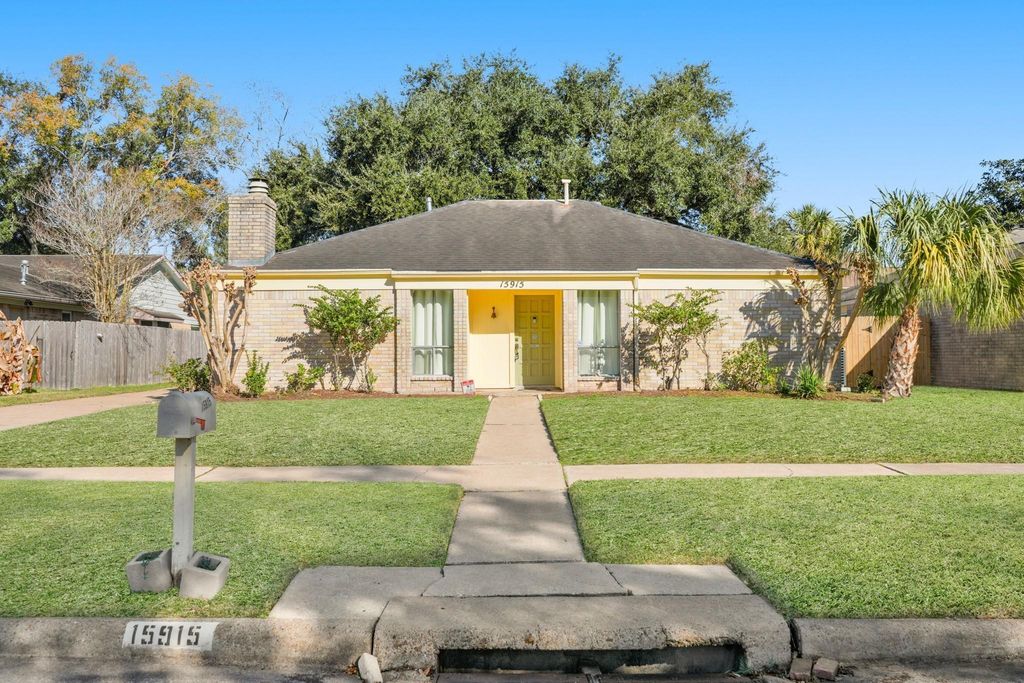 15915 Dunmoor Drive, Houston, TX 77059