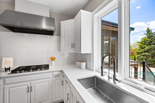 9548 Virginia Avenue S, Bloomington, MN 55438