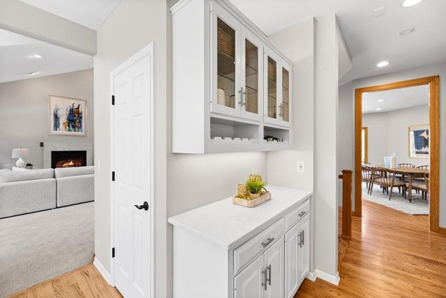 9548 Virginia Avenue S, Bloomington, MN 55438