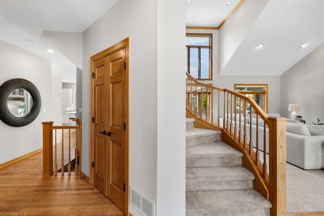 9548 Virginia Avenue S, Bloomington, MN 55438