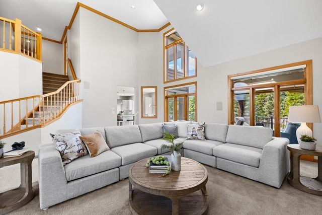 9548 Virginia Avenue S, Bloomington, MN 55438