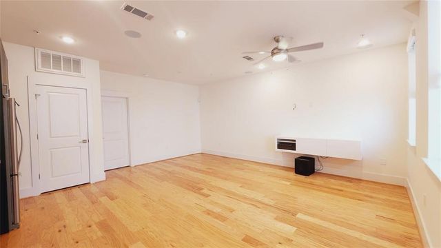 2401 Crawford Street B109, Houston, TX 77004