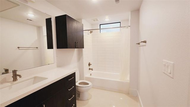 2401 Crawford Street B109, Houston, TX 77004