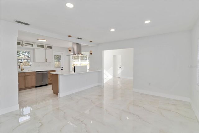 540 MILWAUKEE AVENUE, Dunedin, FL 34698