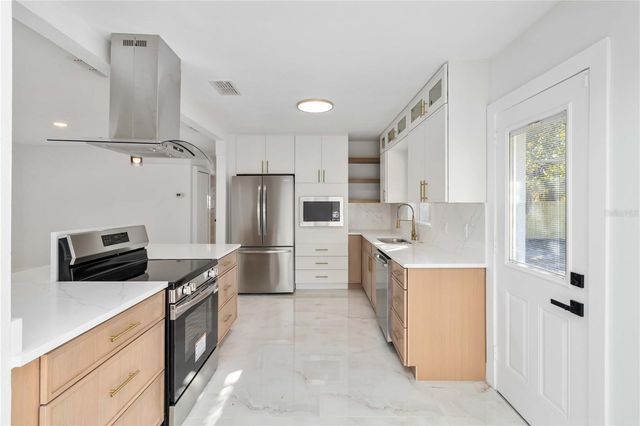 540 MILWAUKEE AVENUE, Dunedin, FL 34698