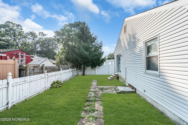 1905 Teakwood Road, Toms River, NJ 08753
