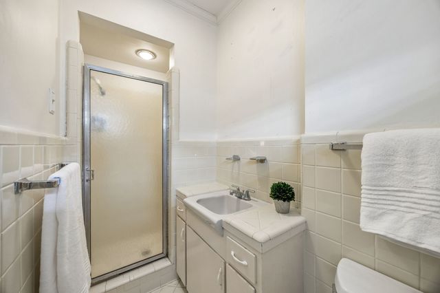 7415 Azalea Lane, Dallas, TX 75230