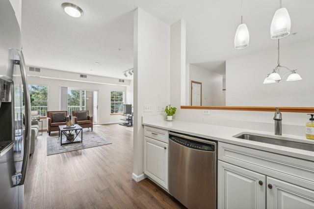 12761 Collegeview Drive 201, Eden Prairie, MN 55347