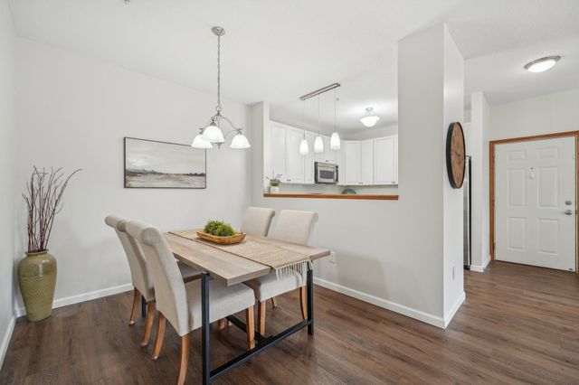 12761 Collegeview Drive 201, Eden Prairie, MN 55347