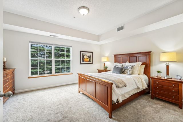 12761 Collegeview Drive 201, Eden Prairie, MN 55347