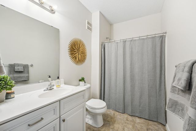 12761 Collegeview Drive 201, Eden Prairie, MN 55347