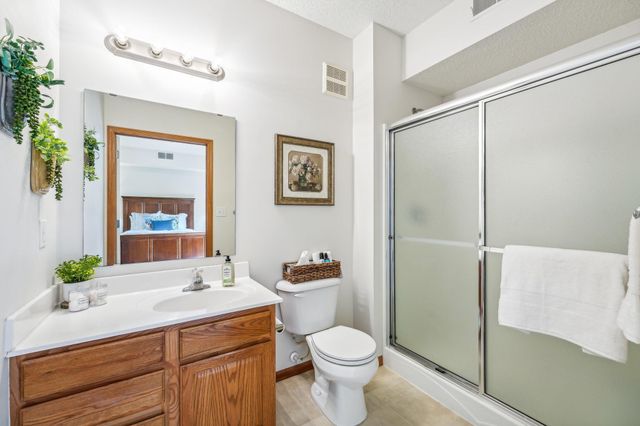 12761 Collegeview Drive 201, Eden Prairie, MN 55347